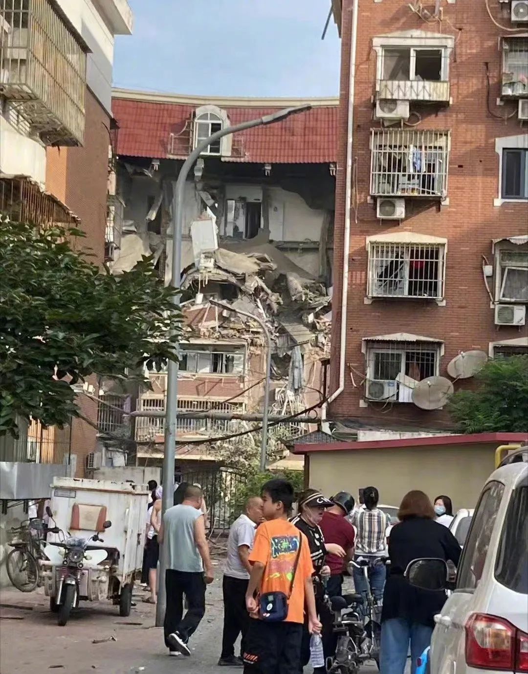 人民至上,生命至上!普及安全,关注安全!阜阳市安全生产协会宣!(112)(图1) 微信图片_20220720155926.jpg