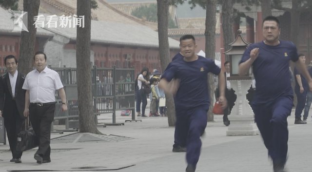 追梦火焰蓝丨探访故宫“守夜人”：重大安保“零失误”(图2)