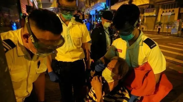 香港油麻地火灾增至8死 大量伤亡原因揭晓！(图1)