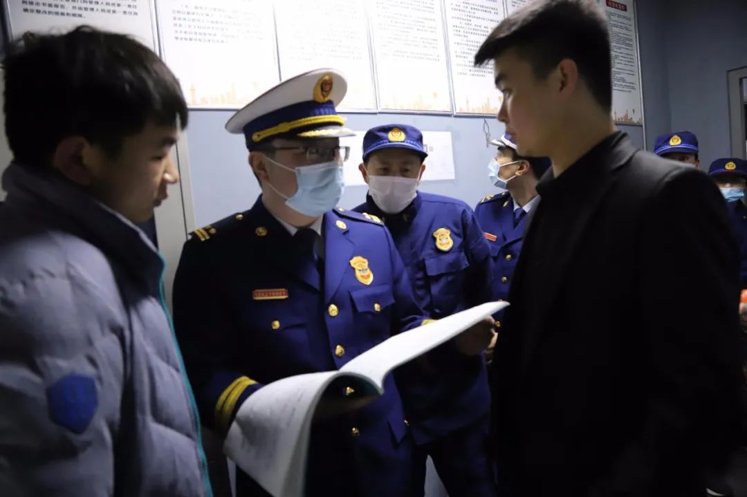 冬季防火|昨晚，阜阳消防突击检查80余家社会单位(图1)