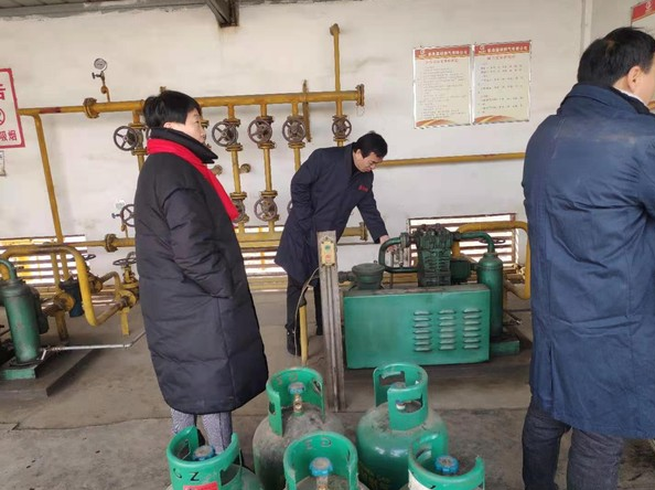 我市对重大危险源企业开展专项执法检查(图1)