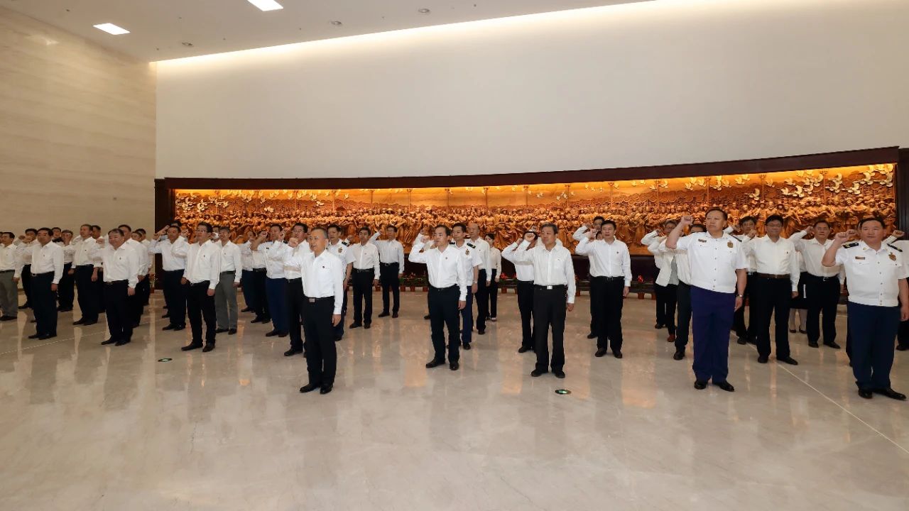 应急管理部组织参观“不忘初心、牢记使命”中国共产党历史展览(图1) 应急管理部组织参观“不忘初心、牢记使命”中国共产党历史展览(图1)